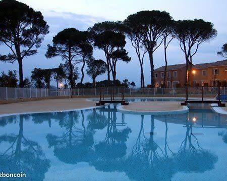 Maison Climatisee Avec Piscine Chauffee Кальвисон Экстерьер фото